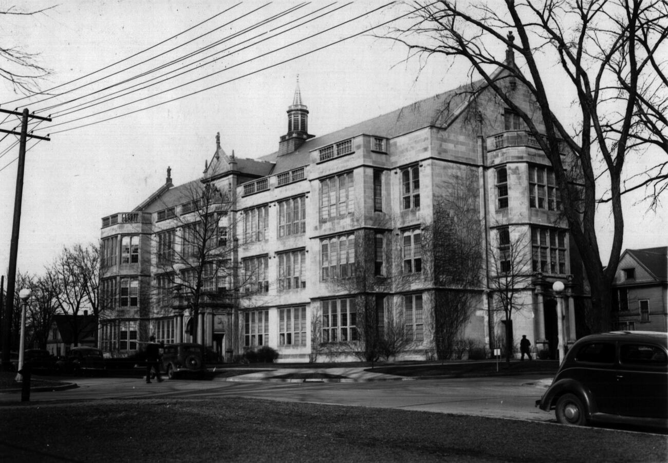 Uni Building in the 1940s
